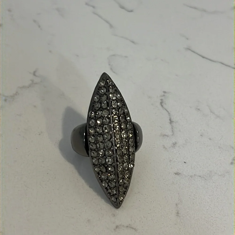 BCBG RING - Picture 4 of 5